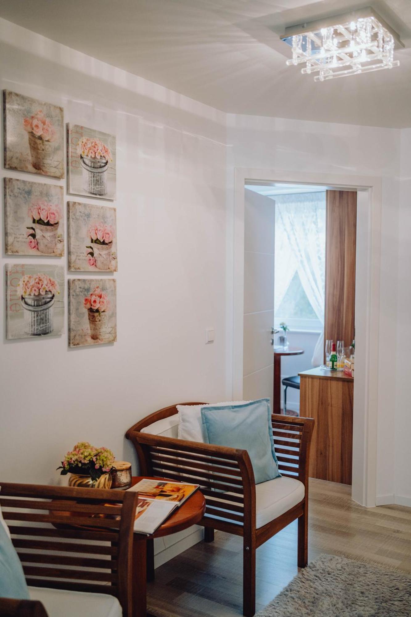 Pension Sterntaler Rheinhausen Ngoại thất bức ảnh